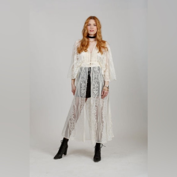 💕HP💕 Band of free CYNTHIA IVORY LACE DUSTER/Kimono NWT - Picture 3 of 10
